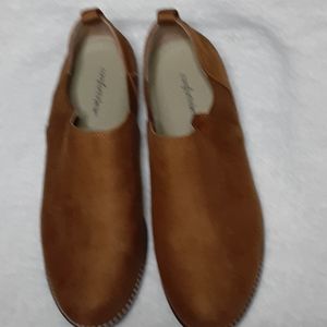 NWOT ComfortView Alissa size 11w mark left inside